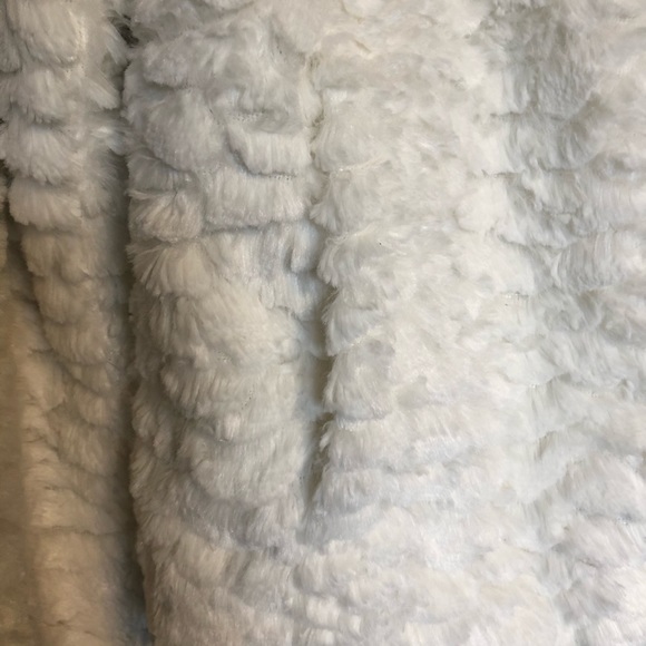 Frenchi white sweater jacket - Picture 3 of 4